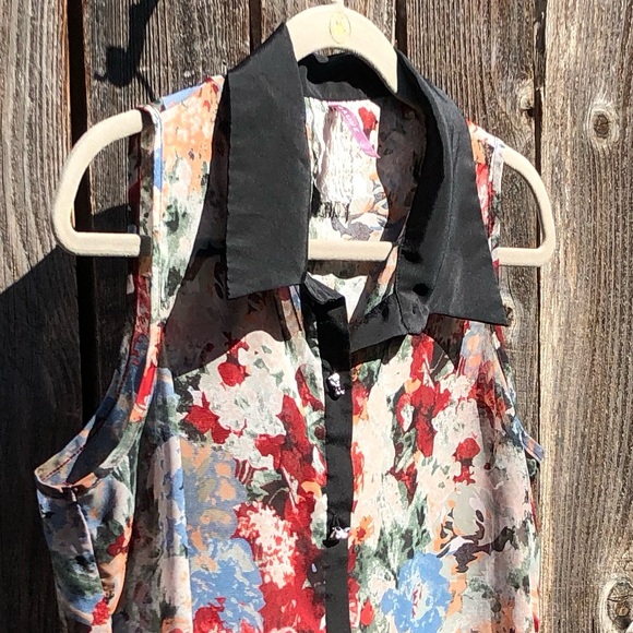 Mauve floral sleeveless top size large - Picture 2 of 16